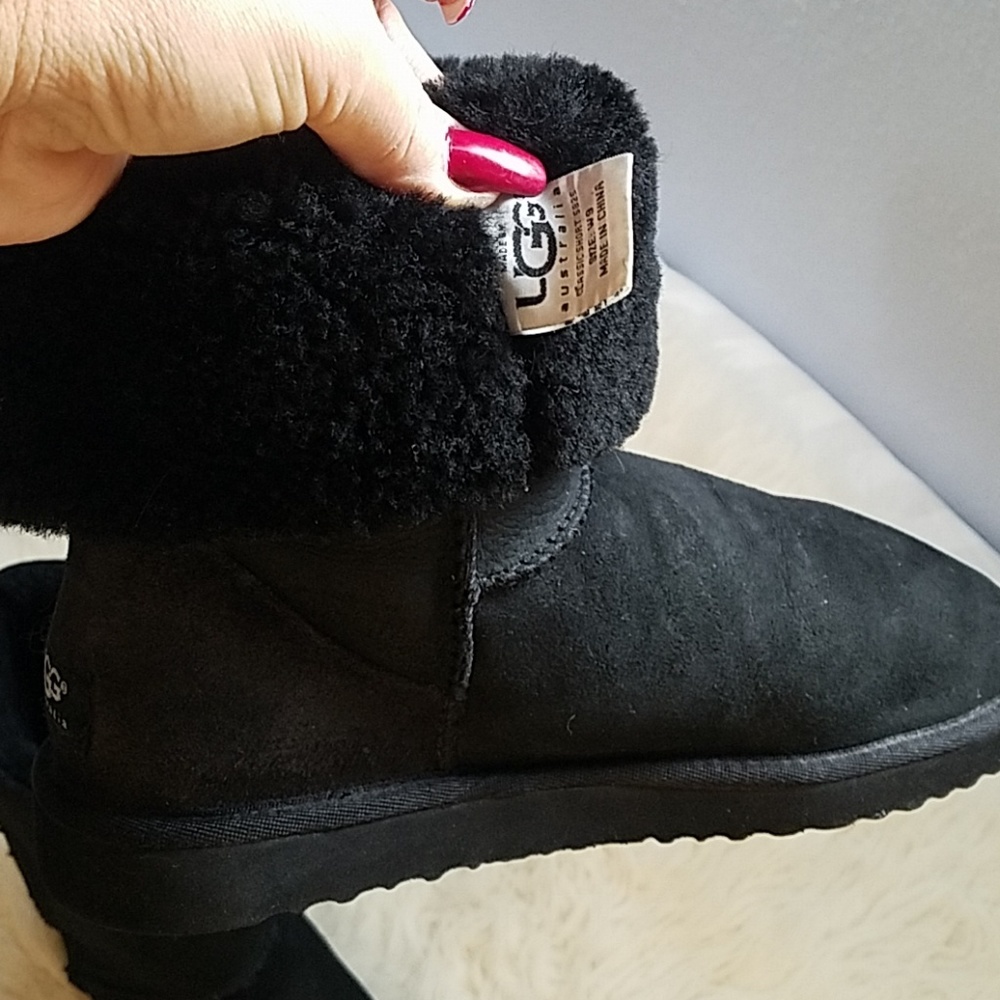 UGG BOOTS SHORT AUTHENTIC